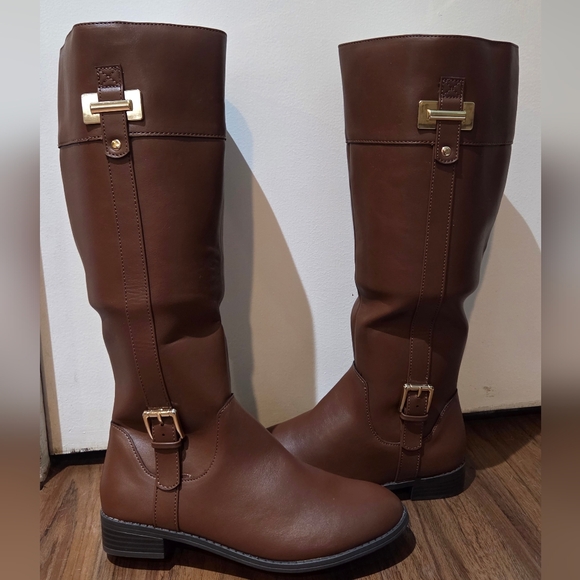 Karen Scott Shoes - Women's Karen Scott Brown Boot, Size 7.5M WC